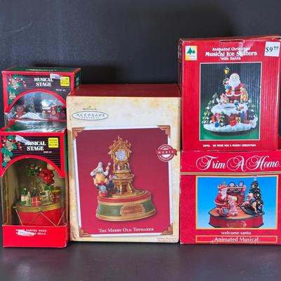 LOT 13K: Hallmark Keepsake, Trim A Tree & More Animated/Musical Decorations