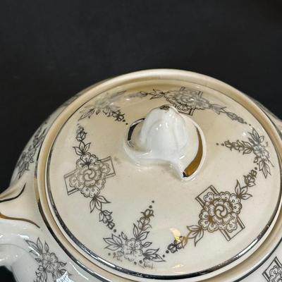 LOT 14K: Vintage Taylor Smith & Taylor China Collection