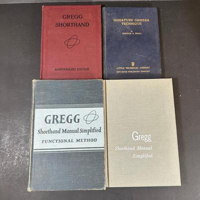 LOT 18K: Vintage Book Collection - Cadette, Shirley Temple & More