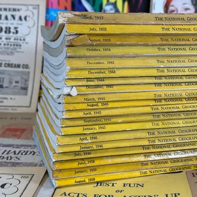 LOT 21K: Vintage Magazine & Advertising Collection - The National Geographic Magazine & More