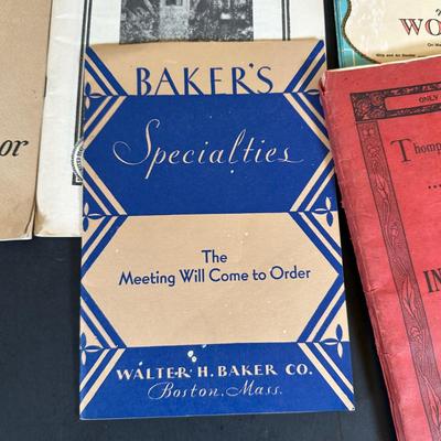 LOT 21K: Vintage Magazine & Advertising Collection - The National Geographic Magazine & More