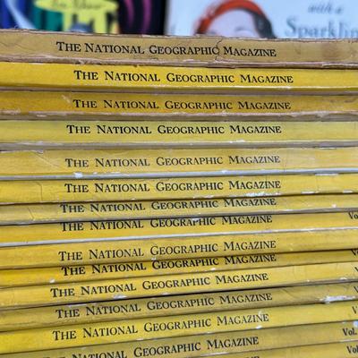 LOT 21K: Vintage Magazine & Advertising Collection - The National Geographic Magazine & More