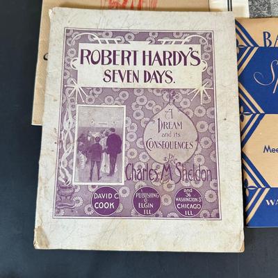 LOT 21K: Vintage Magazine & Advertising Collection - The National Geographic Magazine & More