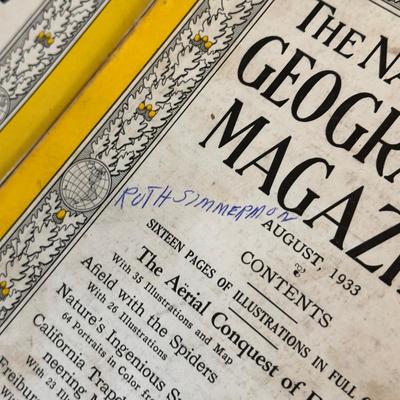 LOT 21K: Vintage Magazine & Advertising Collection - The National Geographic Magazine & More