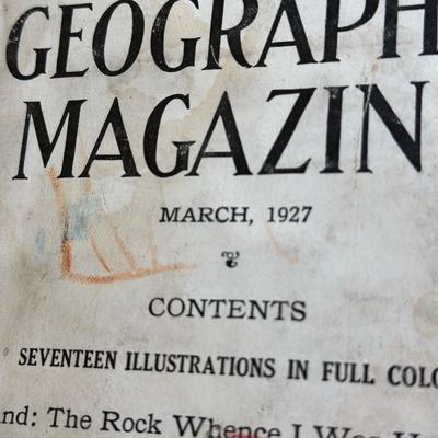 LOT 21K: Vintage Magazine & Advertising Collection - The National Geographic Magazine & More