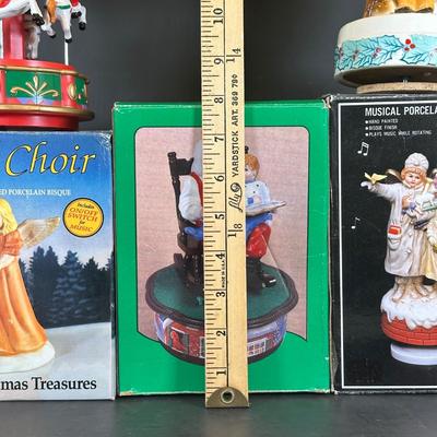 LOT 23K: Vintage Musical Christmas Decorations/Music Box