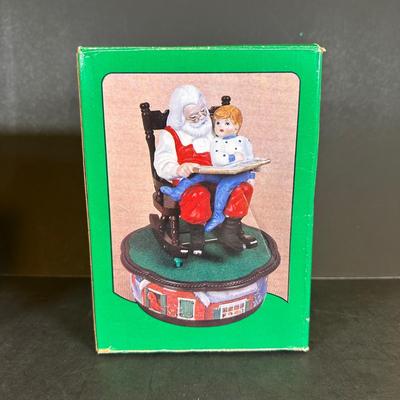 LOT 23K: Vintage Musical Christmas Decorations/Music Box