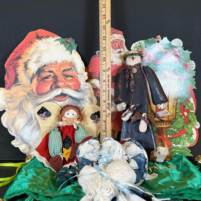 LOT 24K: Hallmark Holiday Hill, Vintage Christmas Decor & More