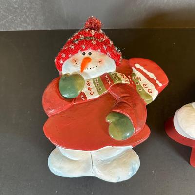 LOT 24K: Hallmark Holiday Hill, Vintage Christmas Decor & More