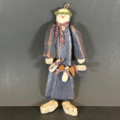 LOT 24K: Hallmark Holiday Hill, Vintage Christmas Decor & More