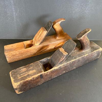 LOT 25K: Vintage Wooden Tool Bucket & Vintage Hand Planes