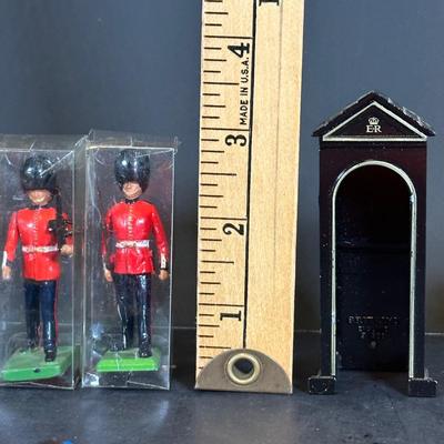 LOT 28K: Medal Models Hand Painted Britains Figures Collection