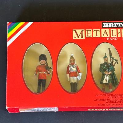 LOT 28K: Medal Models Hand Painted Britains Figures Collection