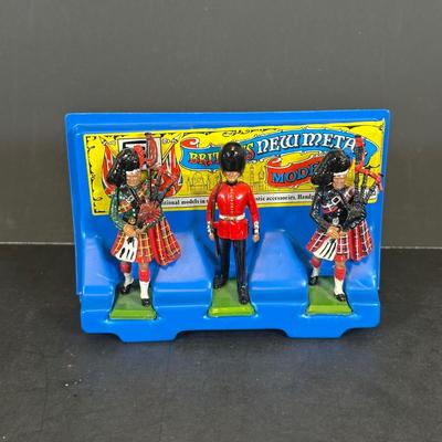 LOT 28K: Medal Models Hand Painted Britains Figures Collection