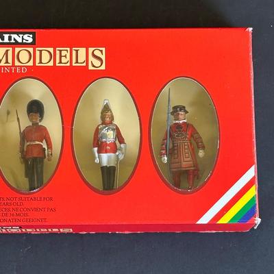 LOT 28K: Medal Models Hand Painted Britains Figures Collection