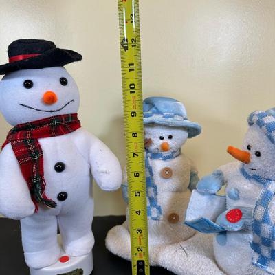 LOT 30K: Vintage Animated Christmas Snowmen