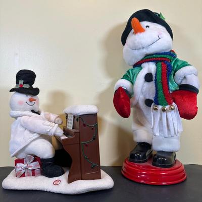 LOT 30K: Vintage Animated Christmas Snowmen