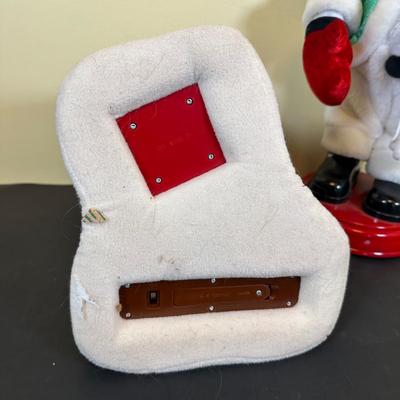 LOT 30K: Vintage Animated Christmas Snowmen