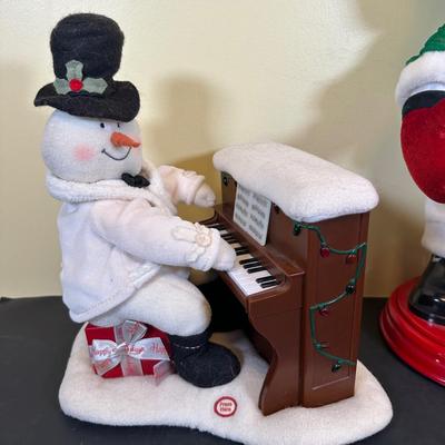 LOT 30K: Vintage Animated Christmas Snowmen