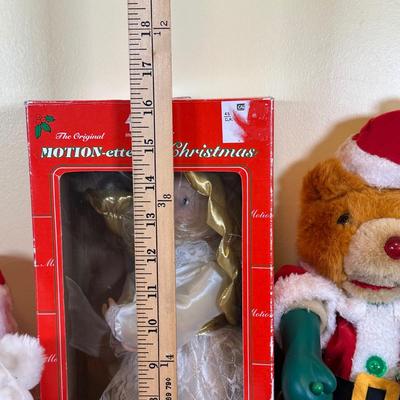 LOT 31K: Vintage Animated Christmas Figures & Decorations