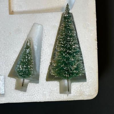 LOT 34K: Animated Singing Dog Trio, Very Merry Mice & Winter Village Ski Slope & Skating Pond