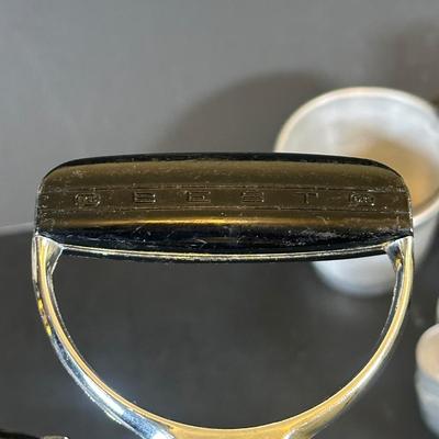 LOT 35K: Vintage Kitchen Essentials!