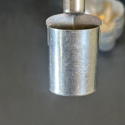 LOT 35K: Vintage Kitchen Essentials!