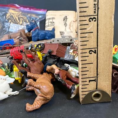 LOT 36K: Vintage Children’s Toys, Erector Toy Kit Parts & More