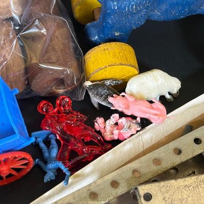 LOT 36K: Vintage Children’s Toys, Erector Toy Kit Parts & More
