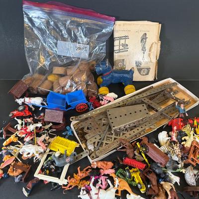 LOT 36K: Vintage Children’s Toys, Erector Toy Kit Parts & More