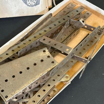 LOT 36K: Vintage Children’s Toys, Erector Toy Kit Parts & More