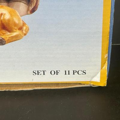 LOT 37K: Vintage Nativity Scenes