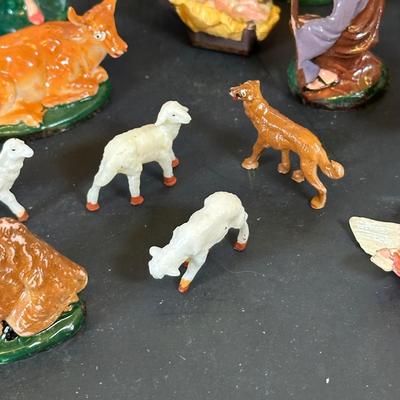 LOT 37K: Vintage Nativity Scenes