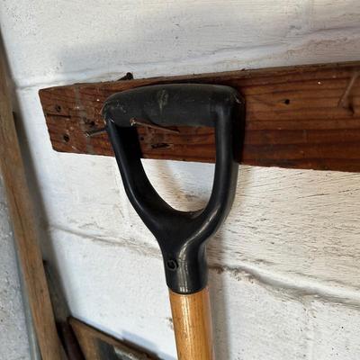 LOT 41S: Home/Garden Tool Collection