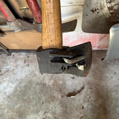 LOT 41S: Home/Garden Tool Collection