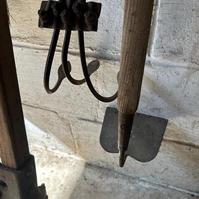 LOT 41S: Home/Garden Tool Collection