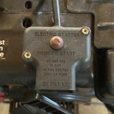 LOT 42S: Ariens Snowblower 8524