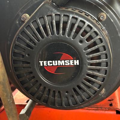 LOT 42S: Ariens Snowblower 8524