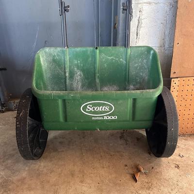 LOT 43S: Wheelbarrow & Scotts Accugreen 1000