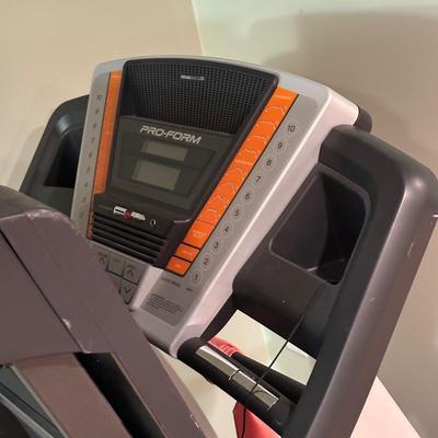 LOT 47X: Pro Form 785 E Treadmill