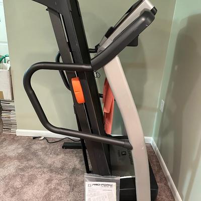 LOT 47X: Pro Form 785 E Treadmill