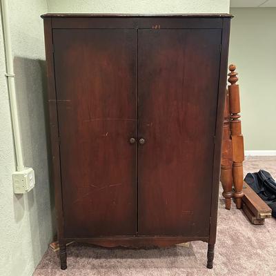 LOT 57X: Vintage Wooden Standing Wardrobe