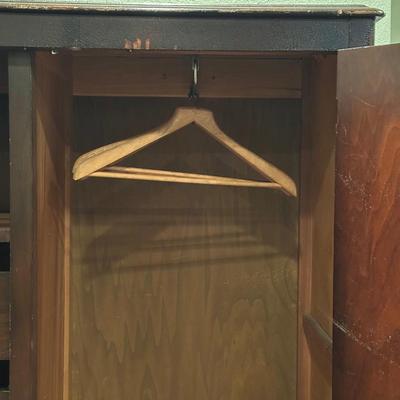 LOT 57X: Vintage Wooden Standing Wardrobe