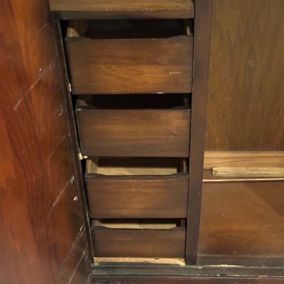 LOT 57X: Vintage Wooden Standing Wardrobe