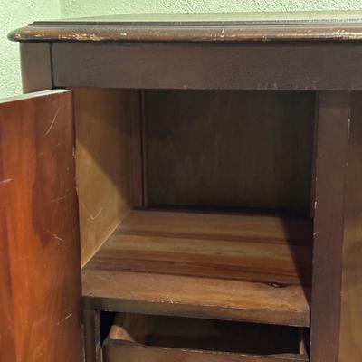 LOT 57X: Vintage Wooden Standing Wardrobe