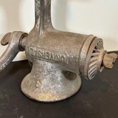 LOT 77B: Vintage Meat Grinders & Enamel Tub