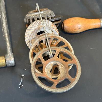 LOT 77B: Vintage Meat Grinders & Enamel Tub