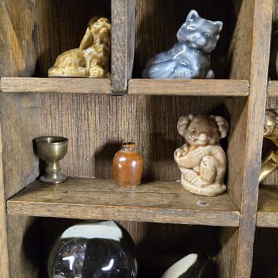 LOT 81B: Printers Drawer with Various Miniatures