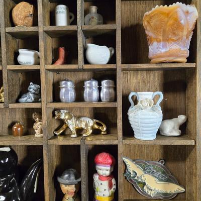 LOT 81B: Printers Drawer with Various Miniatures