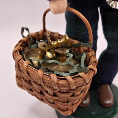 LOT 115K: Byer's Choice Ltd. Carolers